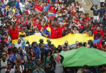 Venezuela halkı ABD’nin ülkelerine yönelik tehditlerini protesto etti