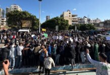 Suriye’de Aleviler saldırılara karşı sokağa çıktı, HTŞ güçleri ateş açarak karşılık verdi