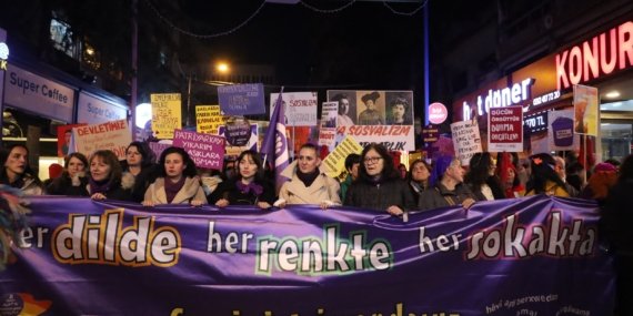 Ankara’da 20. Feminist Gece Yürüyüşü: “Her dilde, her renkte, her sokakta feminist isyandayız”