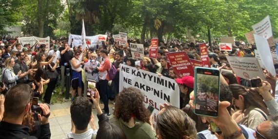 Bilgi Üniversitesi akademisyenleri de direnişte: “Ofislerimizi terk etmiyoruz”