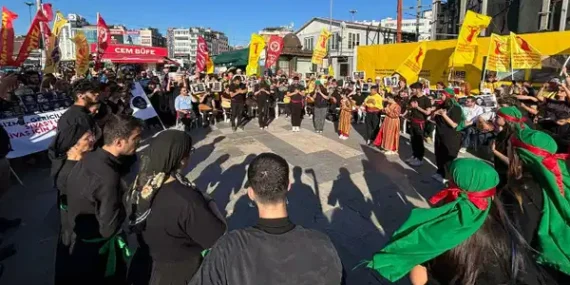 Sivas Katliamı’nda Yaşamını Yitiren 33 Can Kadıköy’de Anıldı: “Katliamlarla Hesaplaşılmadan Demokrasi Gelmez”