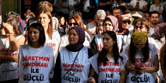 Ankarada öğretmenler 13 gündür sürdürdükleri açlık grevini sonlandırdı