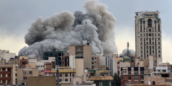 ABD’nin İran’a yönelik yedinci saldırı dalgası sona erdi: 50 kişi hayatını kaybetti
