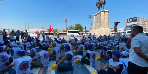 Hakları İçin Yürüyen Madencilere Polis Engeli: “Patronu Koruyacağınıza Hesap Sorun”